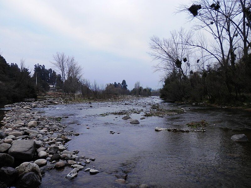 File:Río Claro (Tinguiririca).jpg