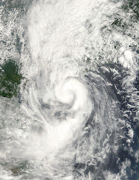 File:Vongfong 2002-08-19 0310Z.jpg