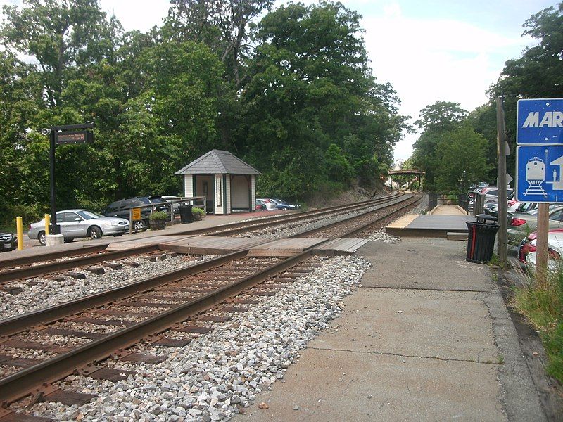 File:Washington Grove Station.jpg