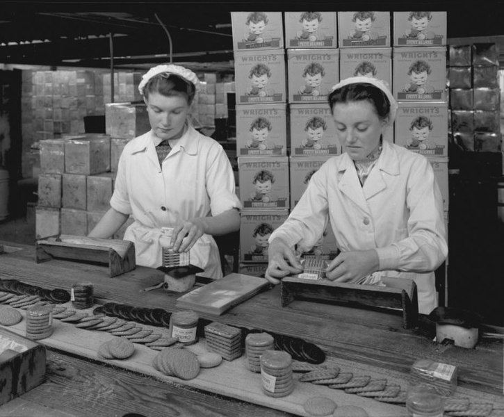 File:Wrights Biscuit Packing.jpg