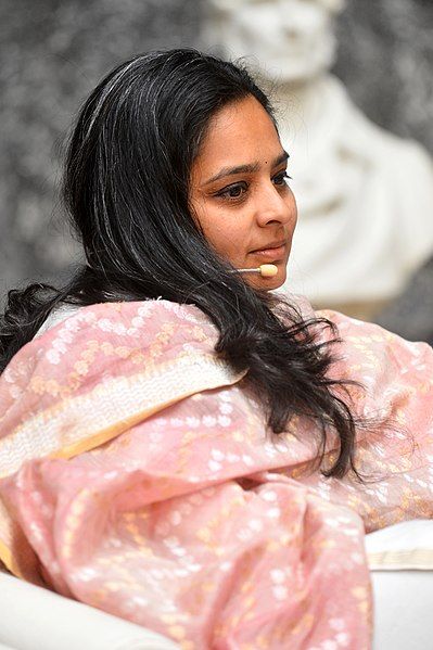 File:Aishwarya Tipnis 02.jpg