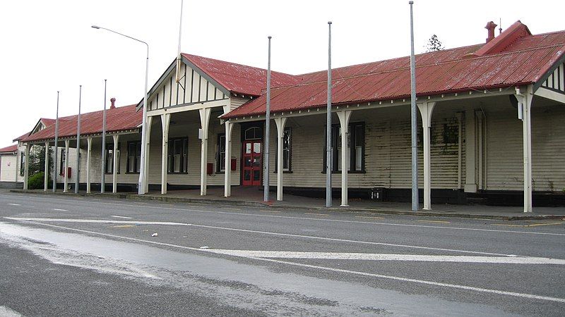 File:AshburtonStation02 gobeirne.jpg