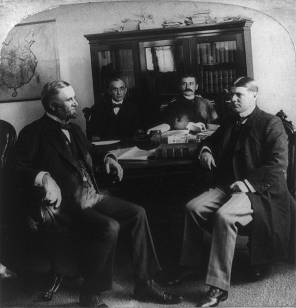 File:E-H-Conger-and-staff-1901.jpeg