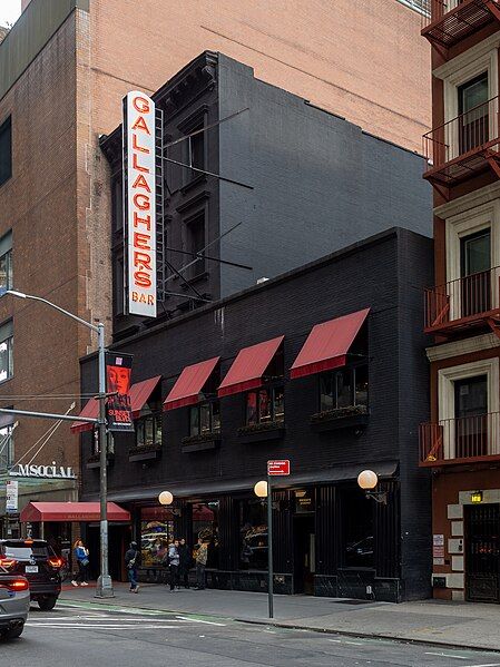 File:Gallagher's Steakhouse (54077231479).jpg