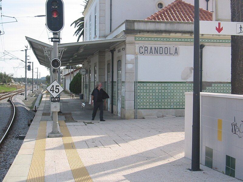 File:Grandola railway station.jpg