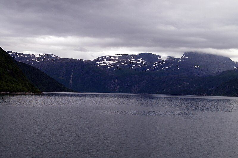 File:Isefjorden.JPG