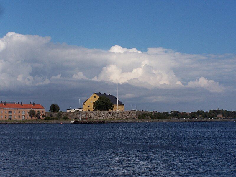 File:Karlskrona Stumholmen BastionKungshall.jpg