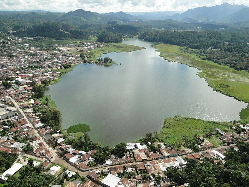 File:Lake Chichoj.jpg