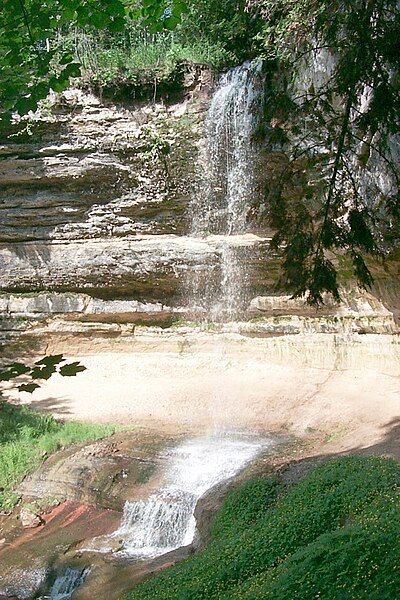 File:Munising Falls.jpg