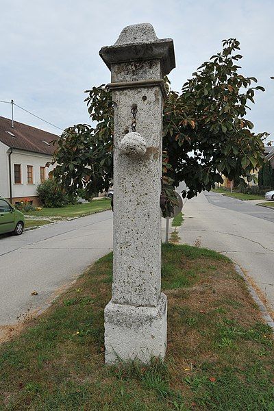 File:Stopfenreuth Pranger.jpg