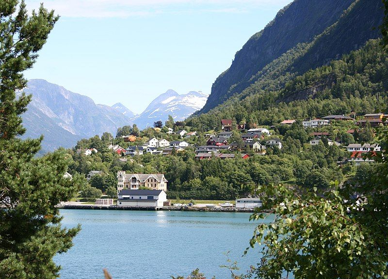 File:Stryn.jpg