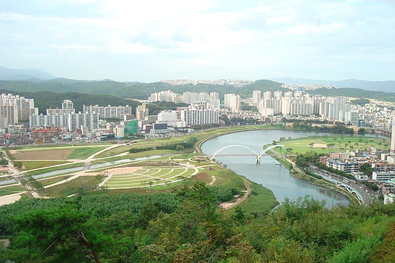 File:Taehwa River.jpg