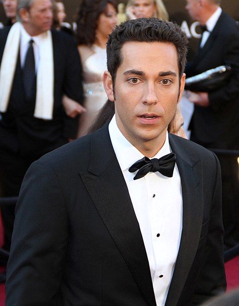 File:Zachary Levi 2011.jpg