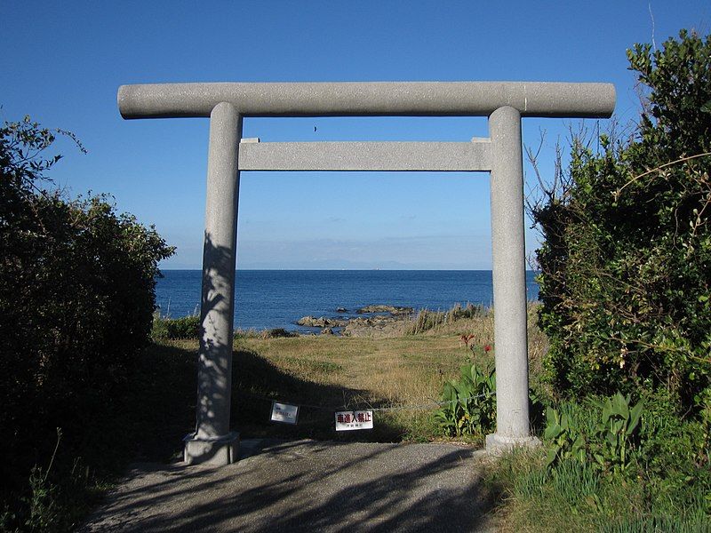 File:洲崎神社 (館山市) 浜鳥居.JPG