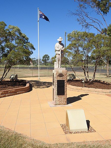 File:AU-Qld-Thallon-war memorial-2021.jpg