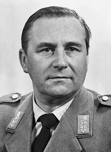 File:Albert Schnez 1967.jpg