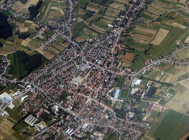 File:Križevci (aerial).JPG