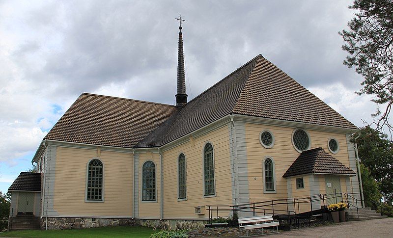 File:Kuhmoinen Church 1.JPG