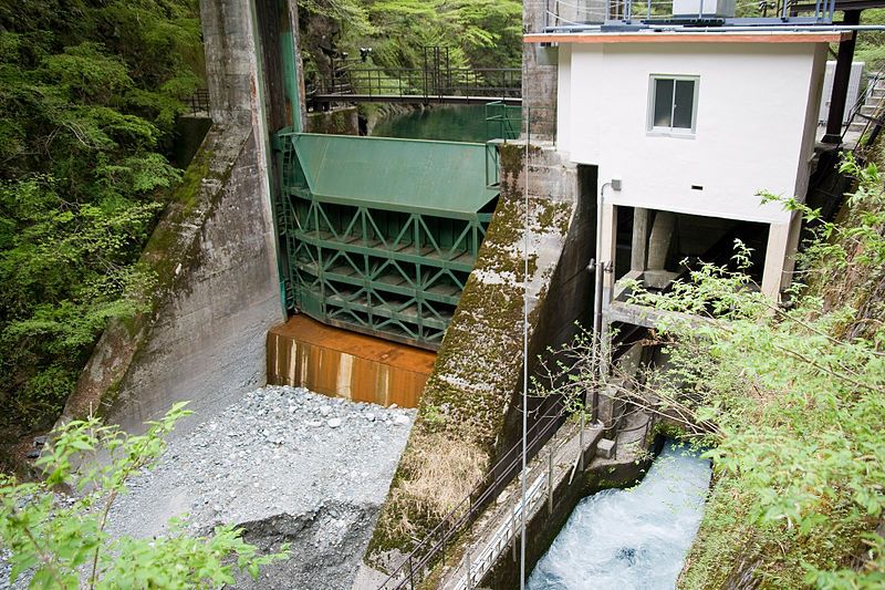 File:Kurokura Dam 01.jpg