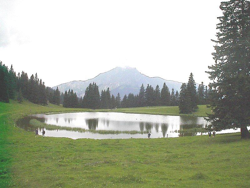 File:Lac de Conche.jpg