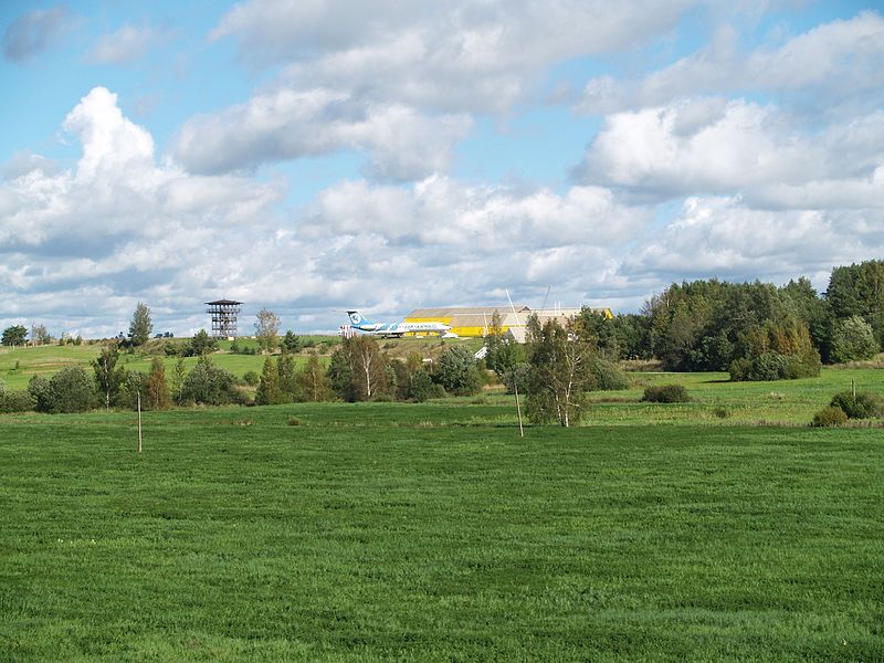 File:Lange village, Estonia.jpg