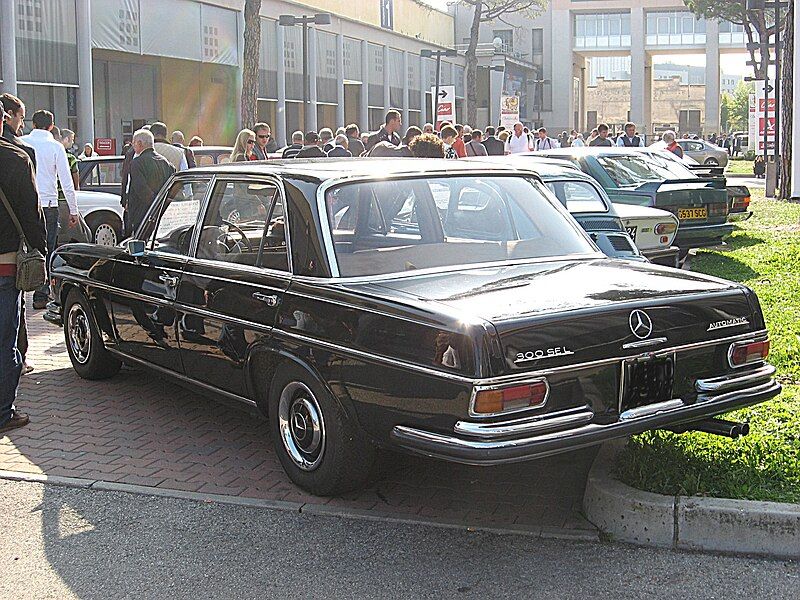 File:Mercedes-Benz 300SEL-W108 Rear-view.JPG