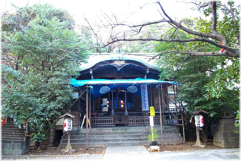 File:Mita-Hachiman-jinja inner shrine.JPG