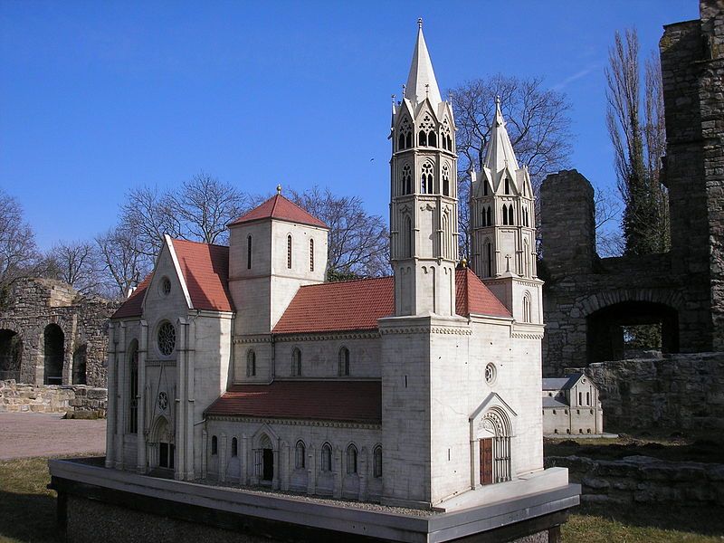 File:Modell Liebfrauenkirche Arnstadt.JPG