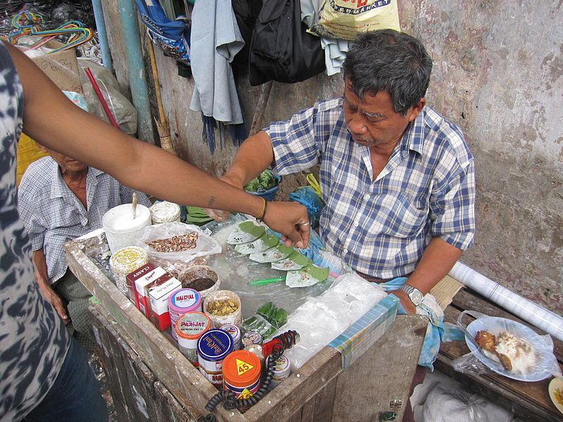 File:Paan vendor.JPG