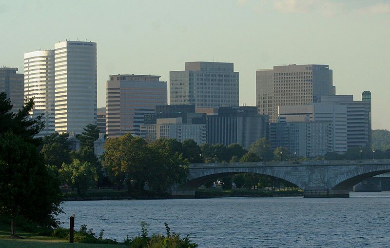 File:Rosslyn1457828712 33c9d23751 o.jpg