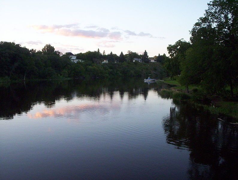 File:Souris river.JPG