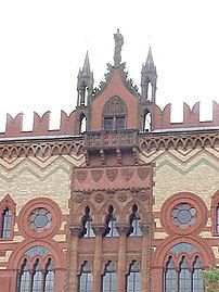 The western façade of a former carpet factory in Glasgow (1892)