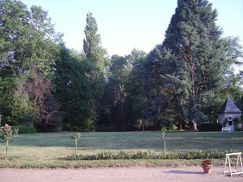 File:Troussay Parc.JPG