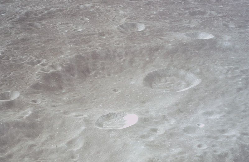 File:Ventris crater AS17-151-23153.jpg