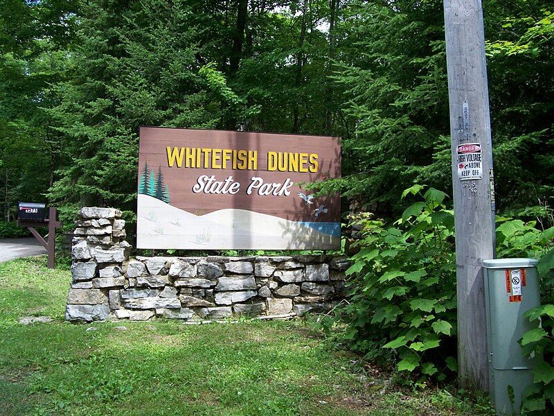 File:WhitefishDunesStateParkSign.jpg