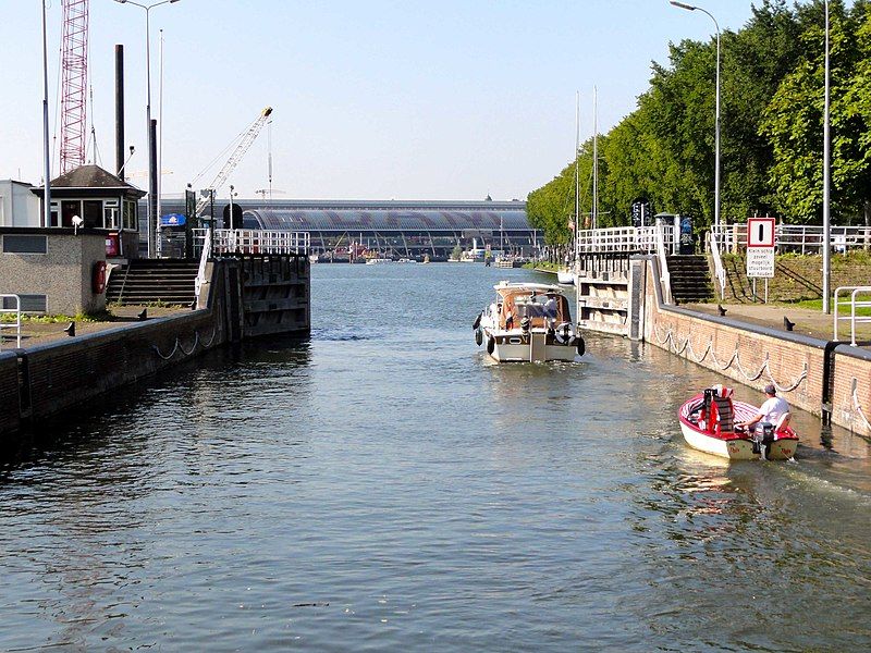 File:Willem I-sluis Amsterdam.jpg