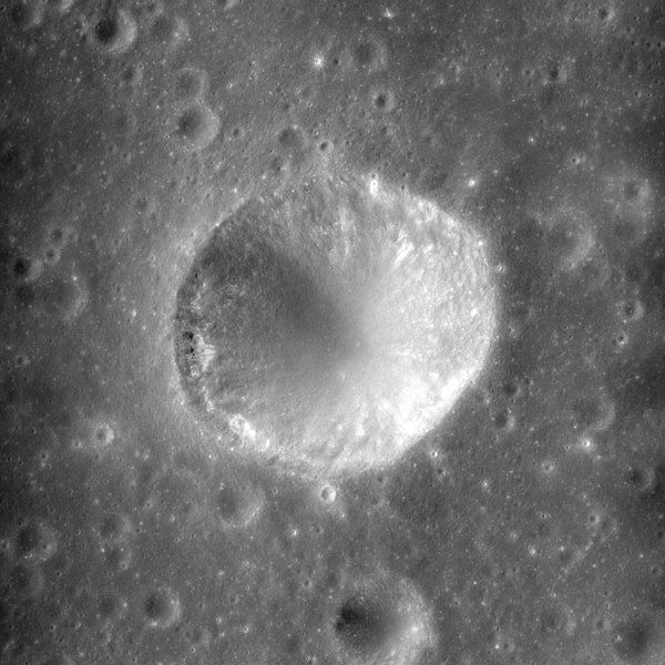 File:Zasyadko crater AS16-P-5078.jpg