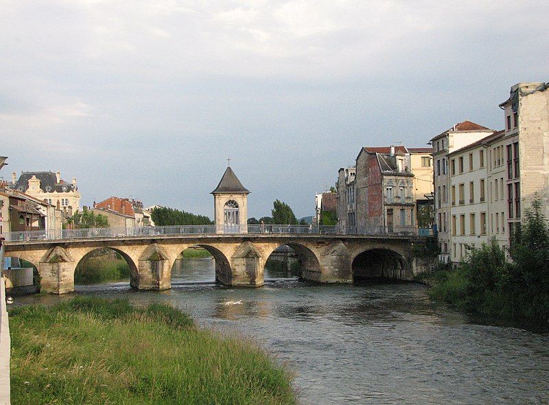 File:Bar-le-Duc pont Notre-Dame.jpg