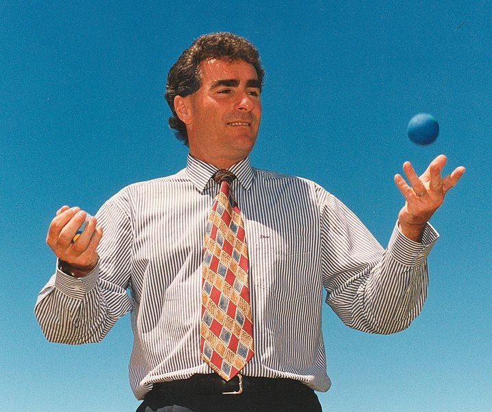 File:Blumsky juggling.jpg