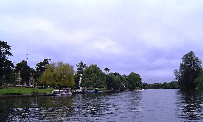 File:BoveneyLockReach01.JPG