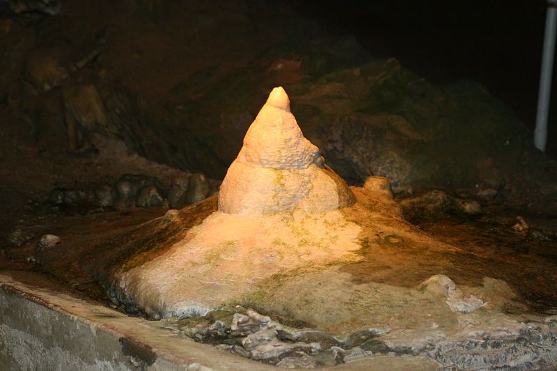 File:Crystalcaveformations03.jpg