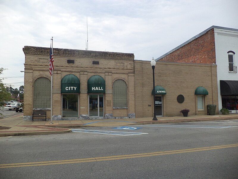 File:Donalsonville City Hall.JPG