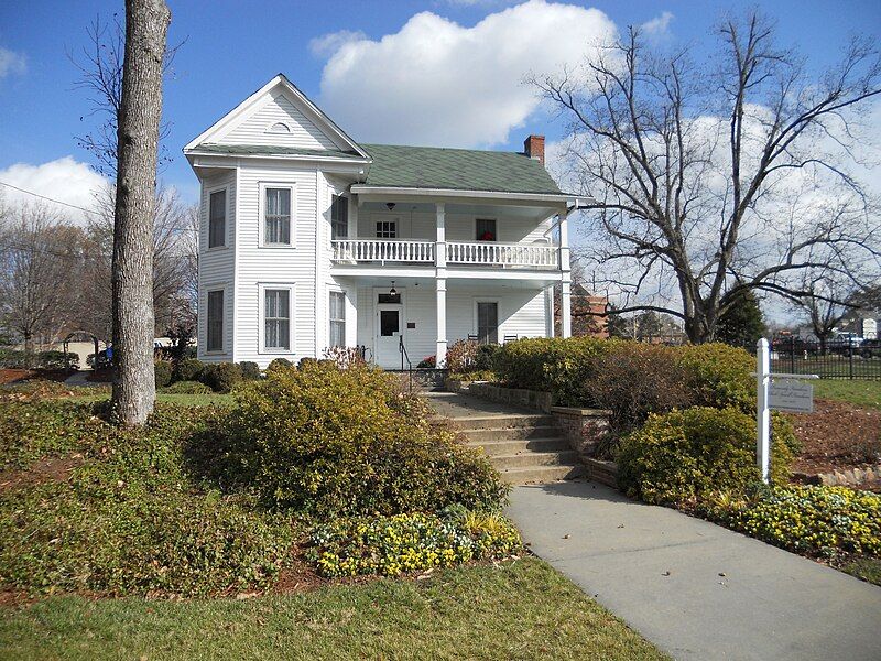 File:Dunwoody Farmhouse.JPG