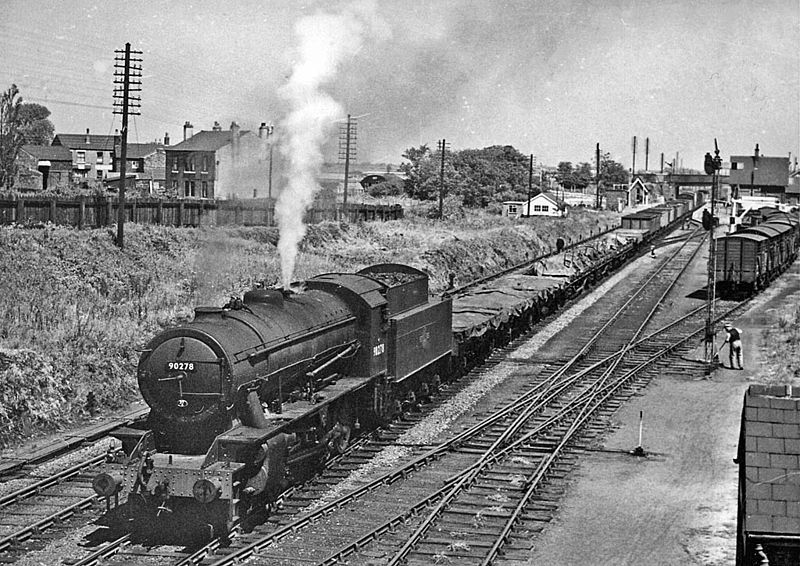 File:Glazebrook railway geograph-2143908.jpg