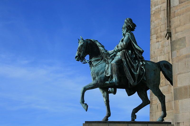 File:Kaiser-Wilhelm-Denkmal.JPG