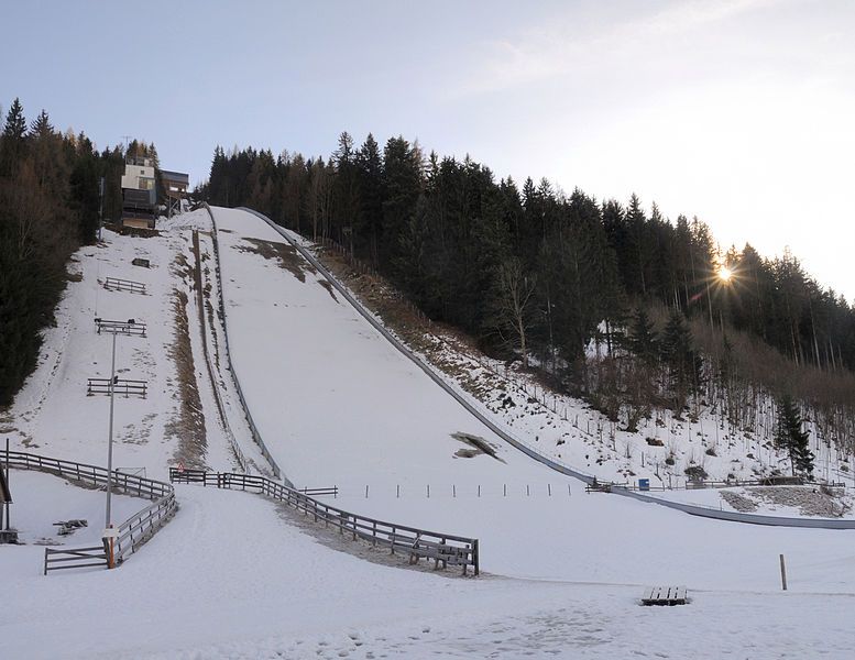 File:Kulm - Skiflugschanze1.jpg