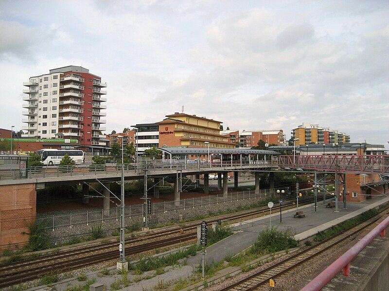 File:Kungsängens station, 2010-09-12.jpg