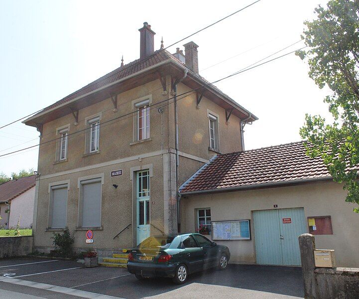 File:Mairie Clucy 3.jpg