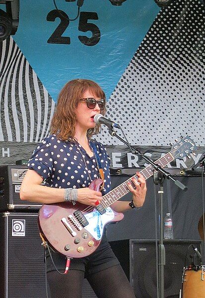 File:Mary Timony.jpg