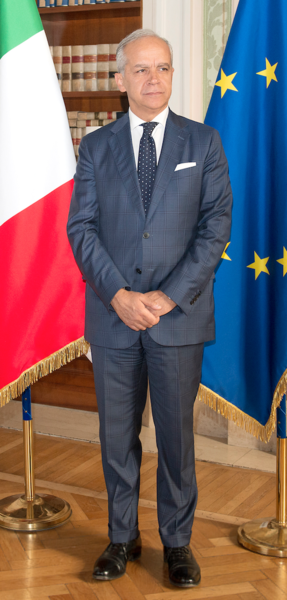 File:Matteo Piantedosi Ministro.png